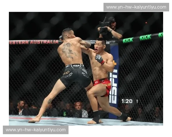 狂啸八角笼：李景亮VS乔纳森，这是一场赌上灵魂的回归之战